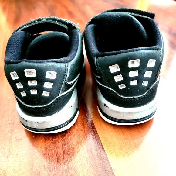 Nike Jordan - Picture 2 of 4